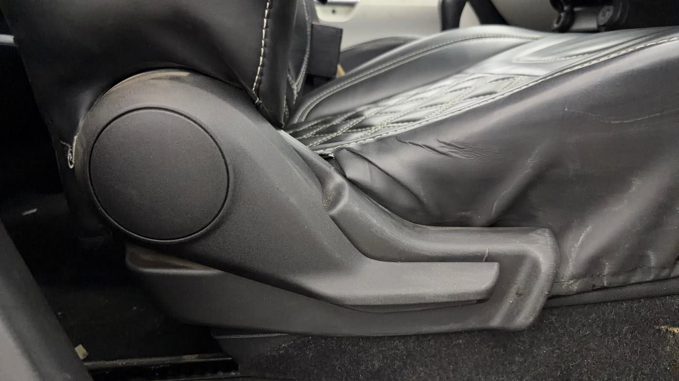 2023 Maruti IGNIS ZETA 1.2 AMT, CNG, Automatic, 68,687 km, Driver Side Adjustment Panel
