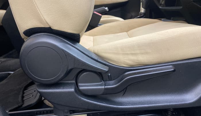 2020 Honda City 1.5L I-VTEC VX CVT, Petrol, Automatic, 1,39,616 km, Driver Side Adjustment Panel