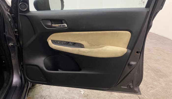 2020 Honda City 1.5L I-VTEC VX CVT, Petrol, Automatic, 1,39,616 km, Driver Side Door Panels Control
