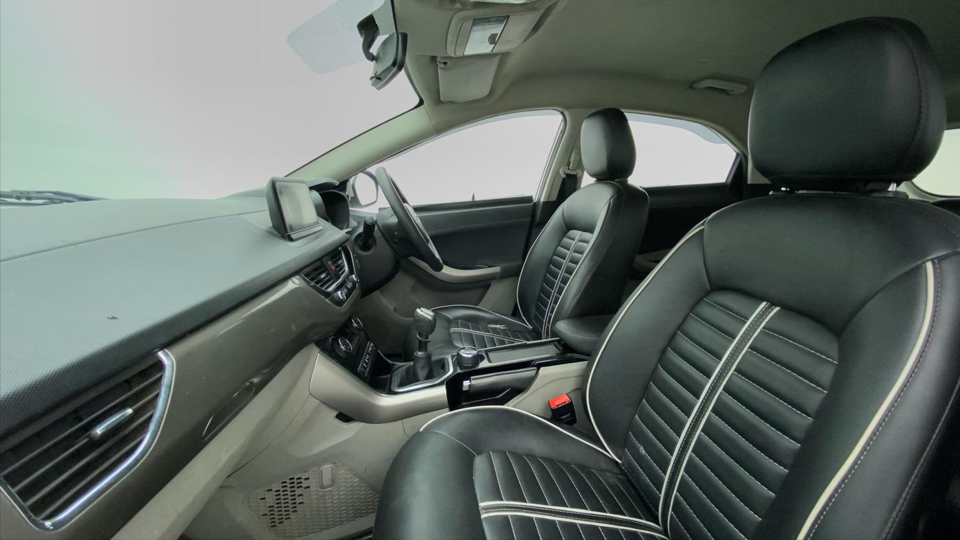 2019 Tata NEXON XZ+ 1.2, Petrol, Manual, 54,503 km, Right Side Front Door Cabin