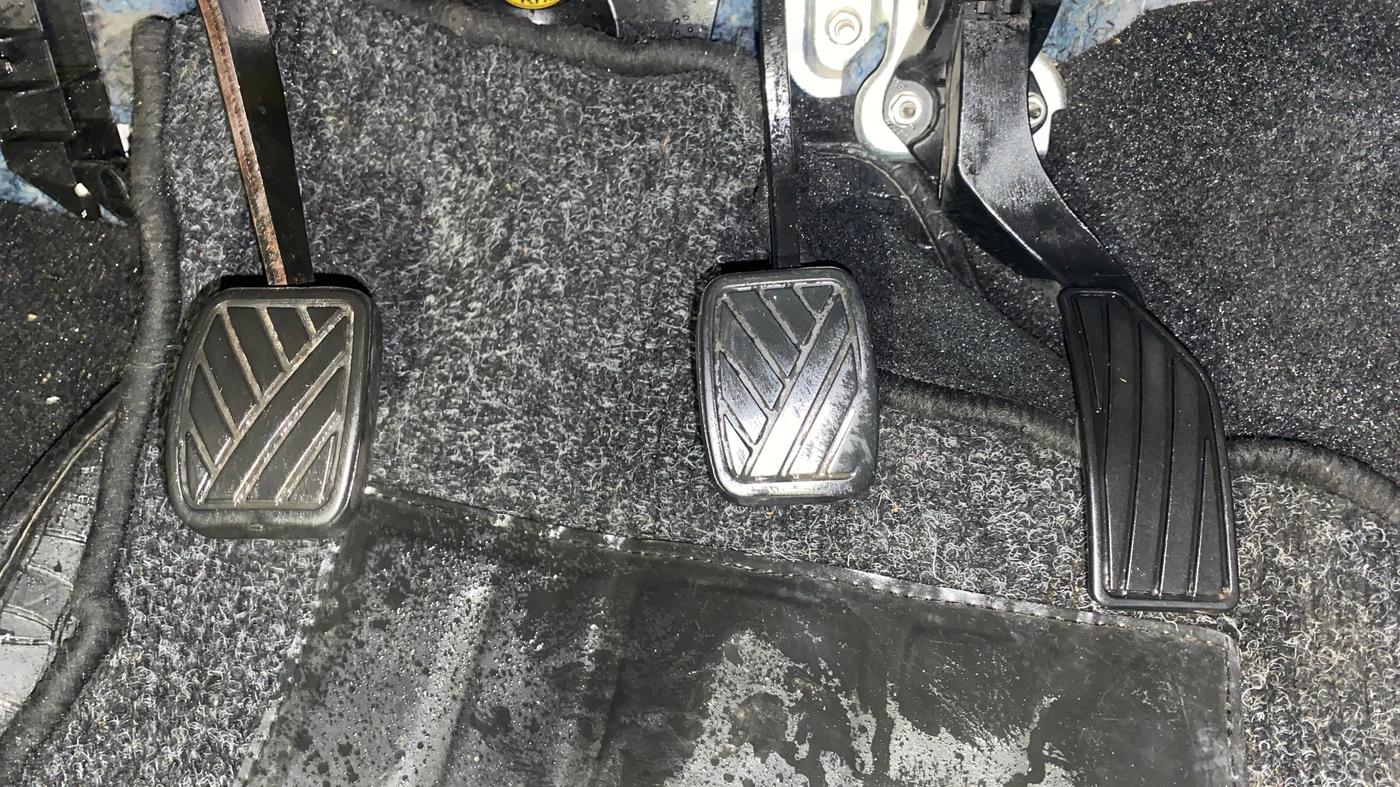 2016 Maruti Swift VXI, Petrol, Manual, 88,564 km, Pedals