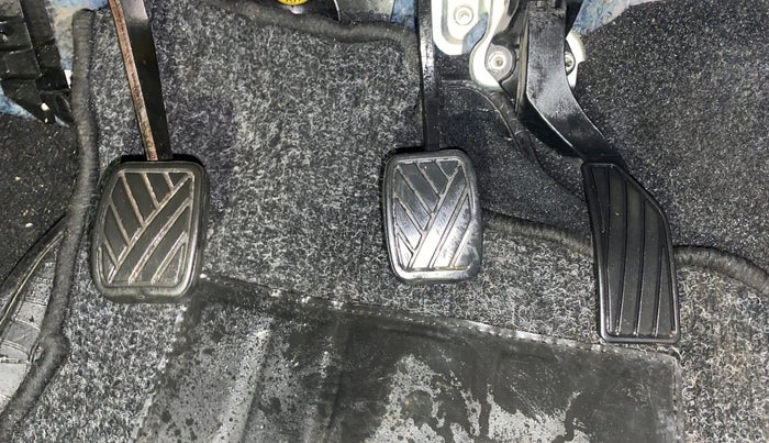 2016 Maruti Swift VXI, Petrol, Manual, 88,564 km, Pedals