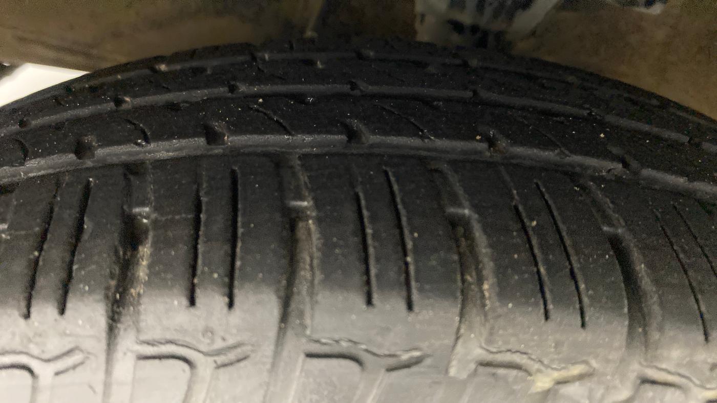 2012 Hyundai i10 ERA 1.1 IRDE, Petrol, Manual, 16,314 km, Left Front Tyre Tread
