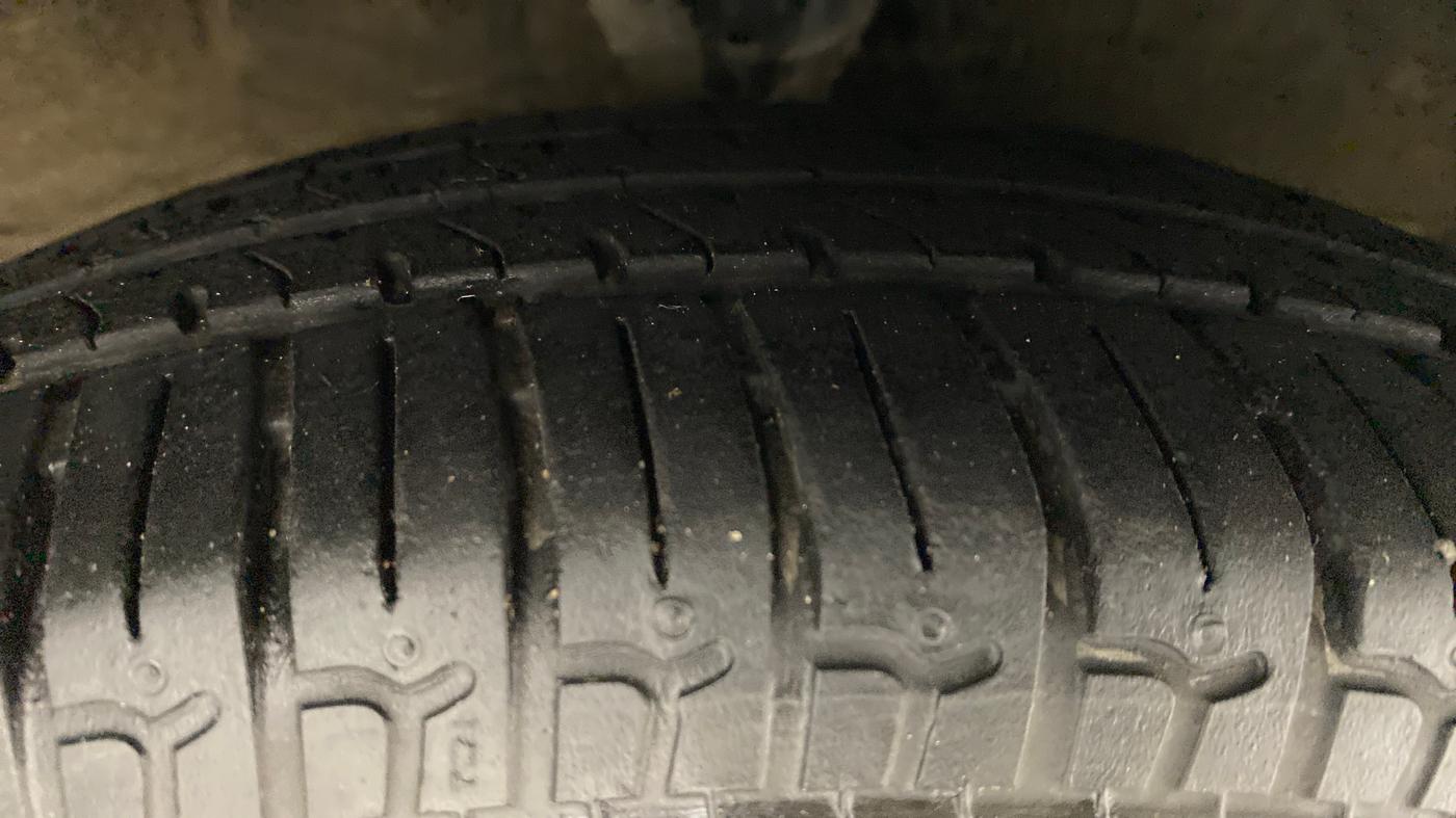 2012 Hyundai i10 ERA 1.1 IRDE, Petrol, Manual, 16,314 km, Right Front Tyre Tread