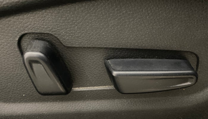 2023 KIA SELTOS X LINE 1.5 DIESEL AT, Diesel, Automatic, 35,227 km, Driver Side Adjustment Panel