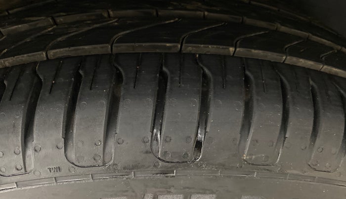 2023 KIA SELTOS X LINE 1.5 DIESEL AT, Diesel, Automatic, 35,227 km, Right Rear Tyre Tread