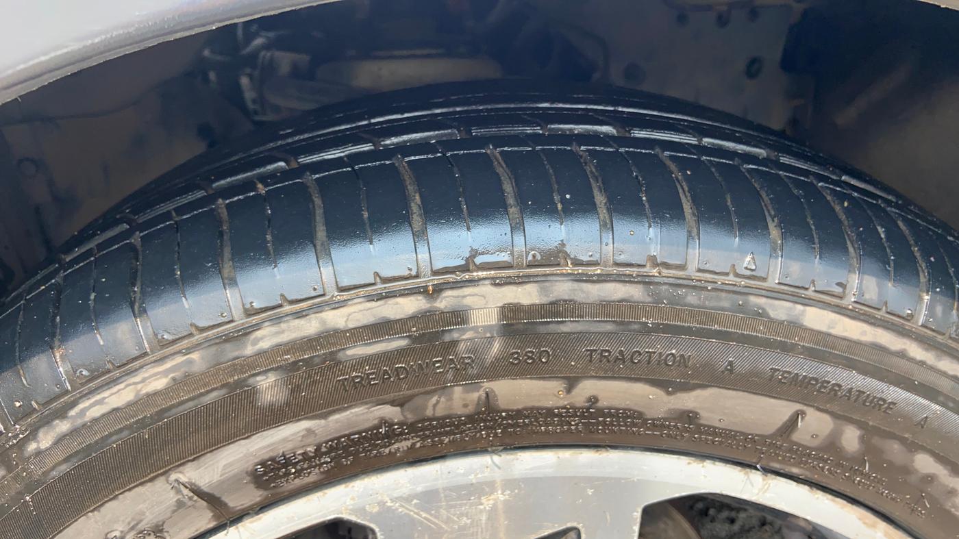 2017 Tata Hexa XT 4X4 6 STR, Diesel, Manual, 1,25,002 km, Left Front Tyre Tread