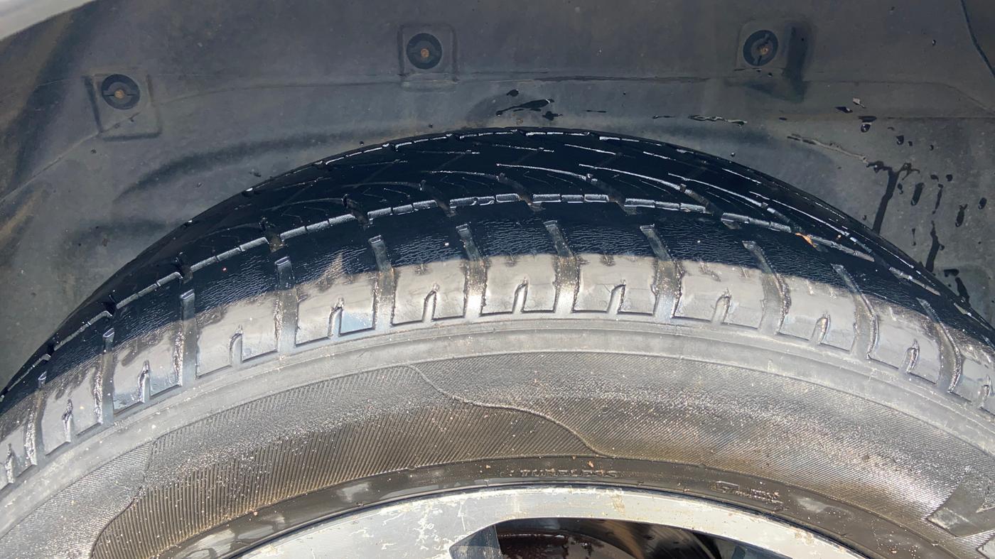 2017 Tata Hexa XT 4X4 6 STR, Diesel, Manual, 1,25,002 km, Left Rear Tyre Tread