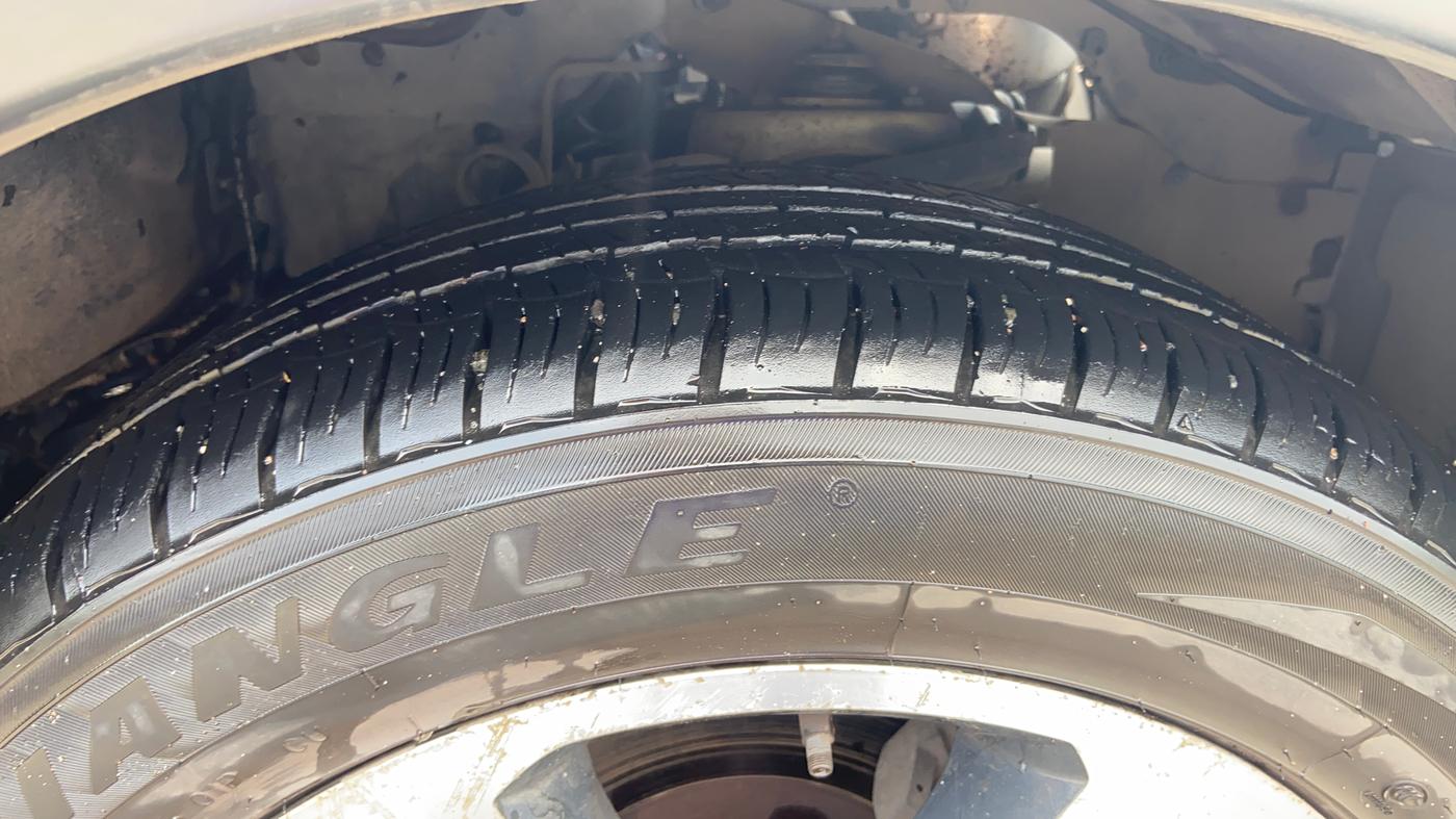 2017 Tata Hexa XT 4X4 6 STR, Diesel, Manual, 1,25,002 km, Right Front Tyre Tread