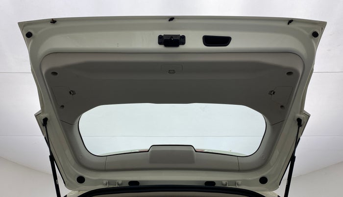 2022 Mahindra XUV300 W6 1.2 PETROL, Petrol, Manual, 1,678 km, Boot Door Open