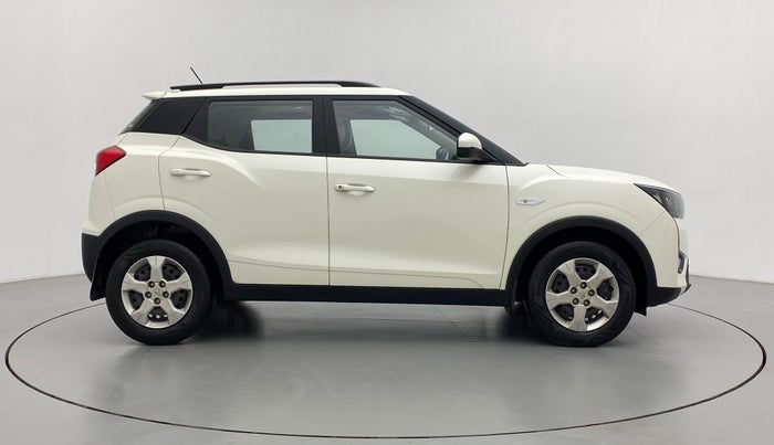 2022 Mahindra XUV300 W6 1.2 PETROL, Petrol, Manual, 1,678 km, Right Side View