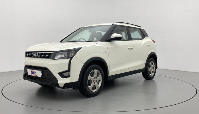 2022 Mahindra XUV300 W6 1.2 PETROL, Petrol, Manual, 1,678 km, Left Front Diagonal