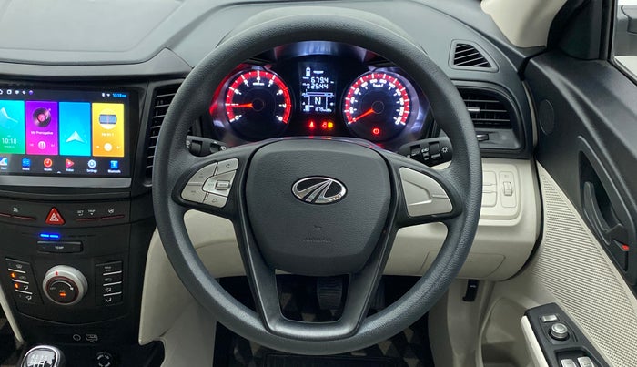 2022 Mahindra XUV300 W6 1.2 PETROL, Petrol, Manual, 1,678 km, Steering Wheel Close Up