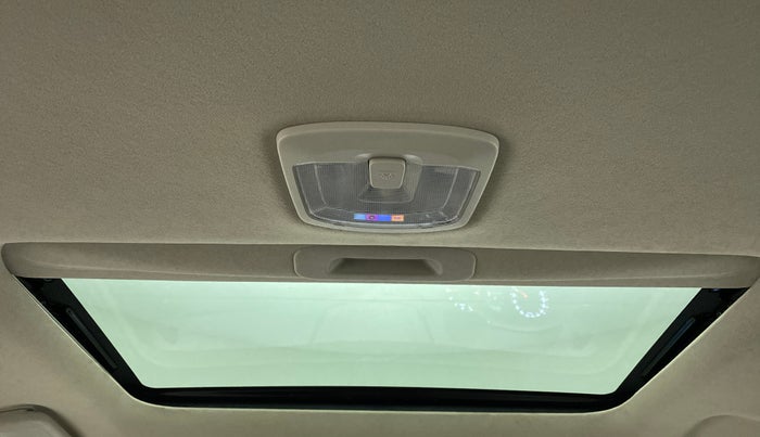 2022 Mahindra XUV300 W6 1.2 PETROL, Petrol, Manual, 1,678 km, Moonroof/ Sunroof