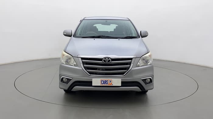 2015 Toyota Innova 2.5 VX 8 STR, Diesel, Manual, 83,333 km, Front