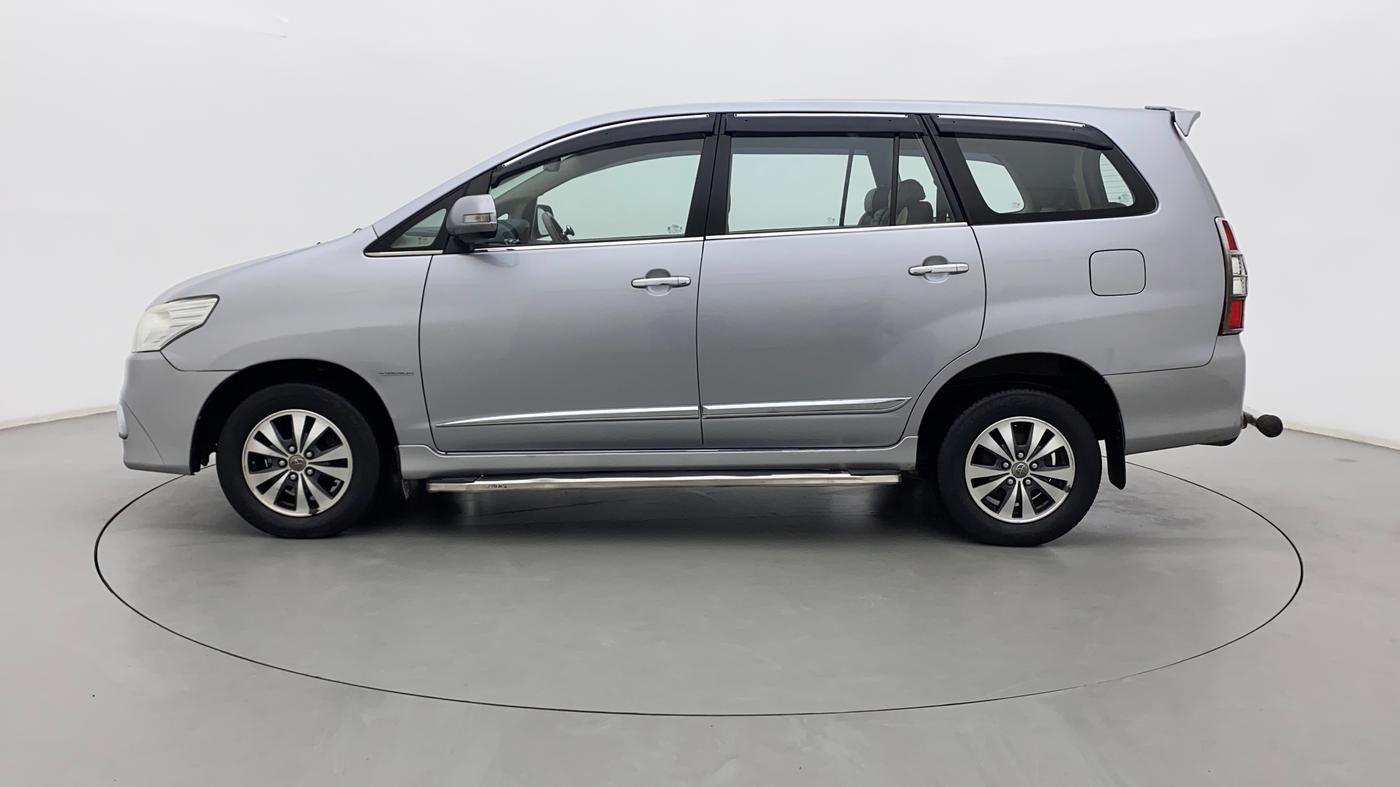 2015 Toyota Innova 2.5 VX 8 STR, Diesel, Manual, 83,333 km, Left Side