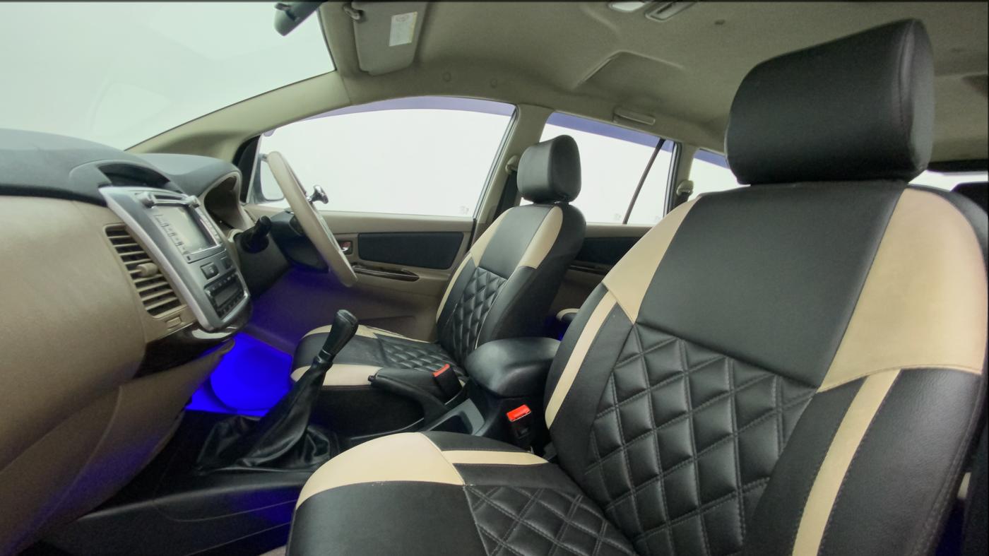 2015 Toyota Innova 2.5 VX 8 STR, Diesel, Manual, 83,333 km, Right Side Front Door Cabin