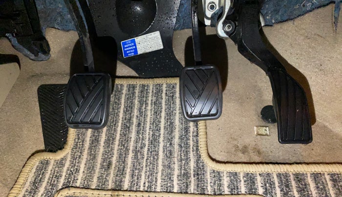 2017 Maruti Ciaz ALPHA 1.4 PETROL, Petrol, Manual, 35,365 km, Pedals