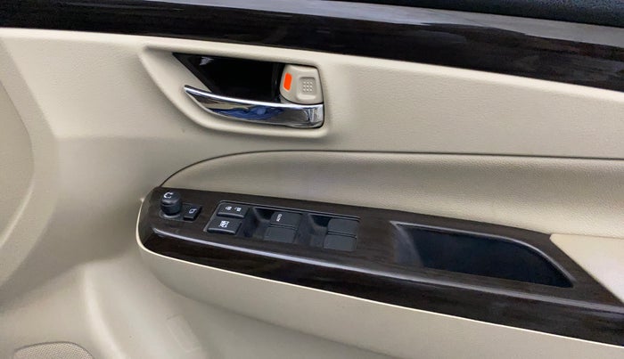 2017 Maruti Ciaz ALPHA 1.4 PETROL, Petrol, Manual, 35,365 km, Driver Side Door Panels Control