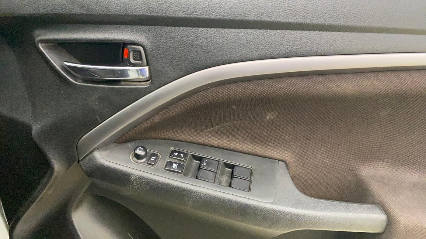 2024 Maruti BREZZA ZXI S-CNG, CNG, Manual, 28,680 km, Driver Side Door Panels Control