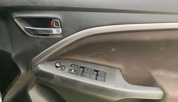 2024 Maruti BREZZA ZXI S-CNG, CNG, Manual, 28,680 km, Driver Side Door Panels Control