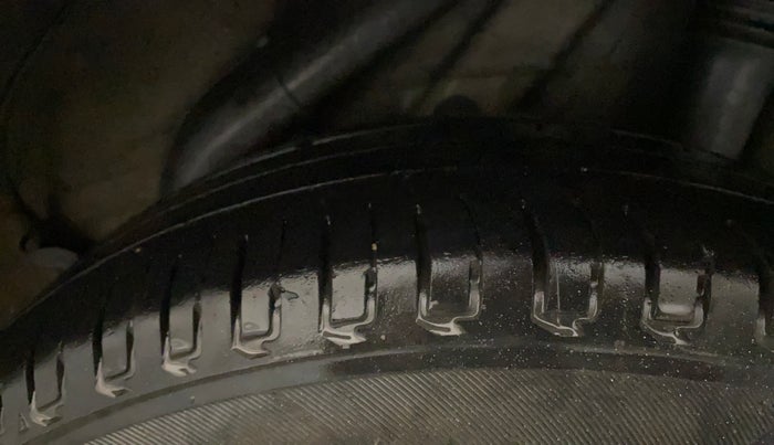 2018 Hyundai Verna 1.4 E PETROL, Petrol, Manual, 24,938 km, Left Rear Tyre Tread