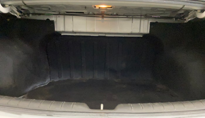 2018 Hyundai Verna 1.4 E PETROL, Petrol, Manual, 24,938 km, Boot Inside