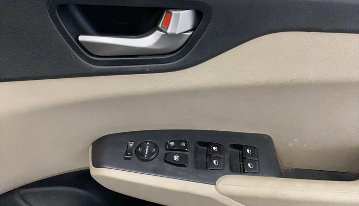 2018 Hyundai Verna 1.4 E PETROL, Petrol, Manual, 24,938 km, Driver Side Door Panels Control