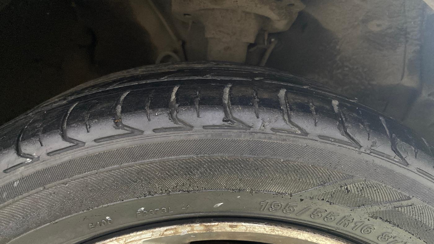 2015 Hyundai i20 Active 1.4 SX, Diesel, Manual, 1,28,412 km, Right Front Tyre Tread