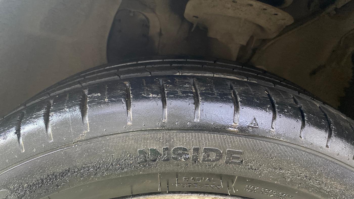 2015 Hyundai i20 Active 1.4 SX, Diesel, Manual, 1,28,412 km, Left Front Tyre Tread