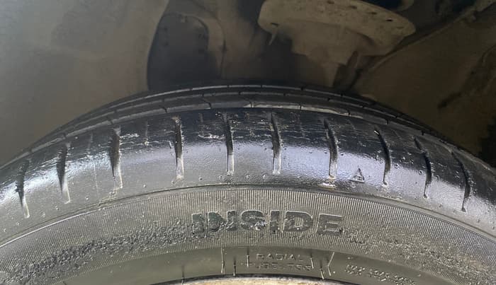 2015 Hyundai i20 Active 1.4 SX, Diesel, Manual, 1,28,412 km, Left Front Tyre Tread