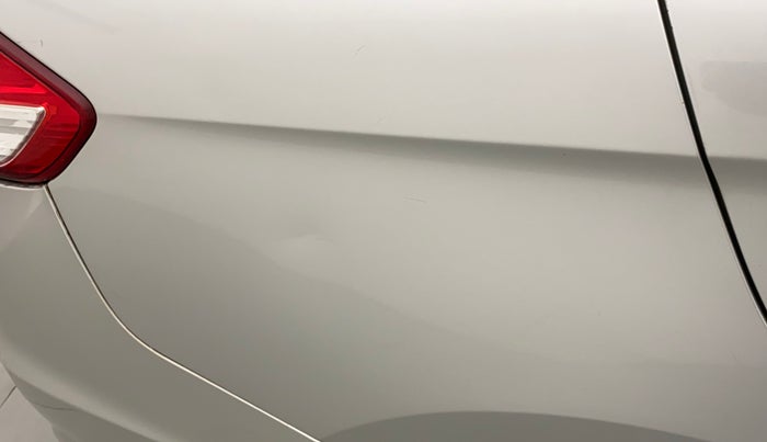 2015 Maruti Ciaz ZXI+, Petrol, Manual, 1,10,844 km, Right quarter panel - Minor scratches