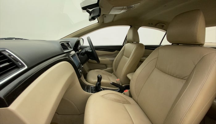 2015 Maruti Ciaz ZXI+, Petrol, Manual, 1,10,844 km, Right Side Front Door Cabin