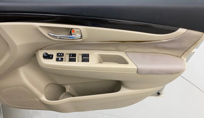 2015 Maruti Ciaz ZXI+, Petrol, Manual, 1,10,844 km, Driver Side Door Panels Control
