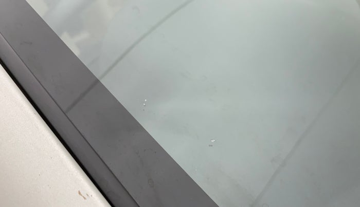 2015 Maruti Ciaz ZXI+, Petrol, Manual, 1,10,844 km, Front windshield - Minor spot on windshield