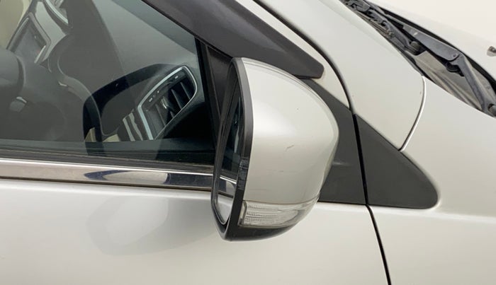 2015 Maruti Ciaz ZXI+, Petrol, Manual, 1,10,844 km, Right rear-view mirror - Minor scratches