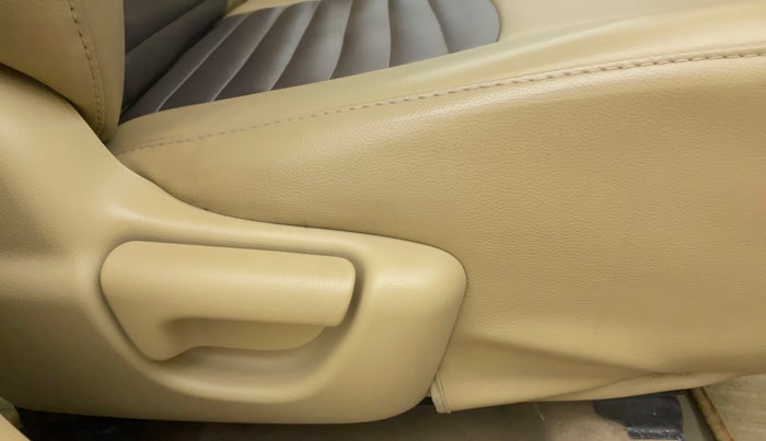 2012 Honda Brio V MT, Petrol, Manual, 67,091 km, Driver Side Adjustment Panel