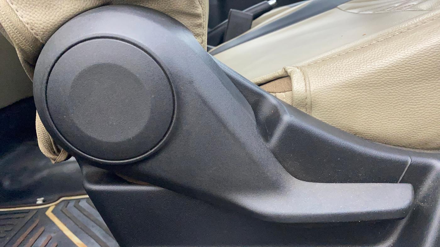 2019 Maruti New Wagon-R VXI (O) 1.0, Petrol, Manual, 89,414 km, Driver Side Adjustment Panel