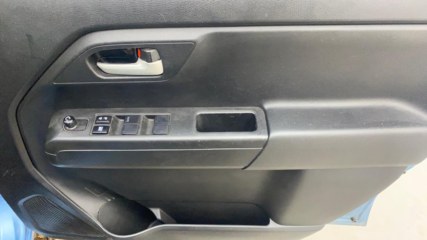 2019 Maruti New Wagon-R VXI (O) 1.0, Petrol, Manual, 89,414 km, Driver Side Door Panels Control