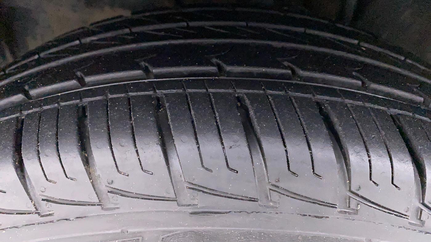 2019 Jeep Compass 2.0 SPORT PLUS, Diesel, Manual, 77,390 km, Left Front Tyre Tread