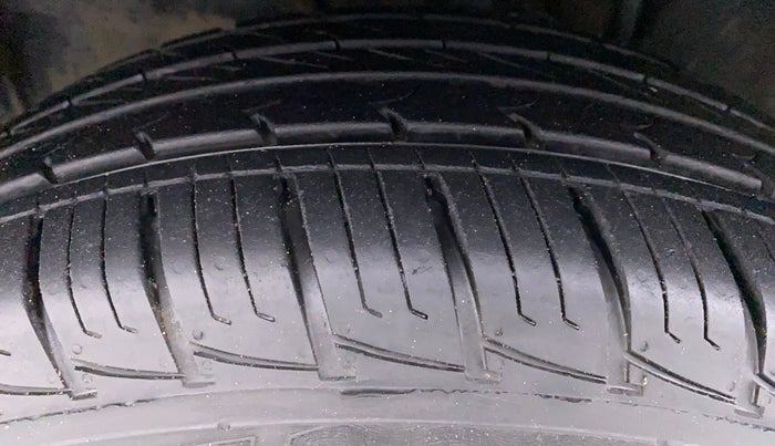 2019 Jeep Compass 2.0 SPORT PLUS, Diesel, Manual, 77,390 km, Left Front Tyre Tread