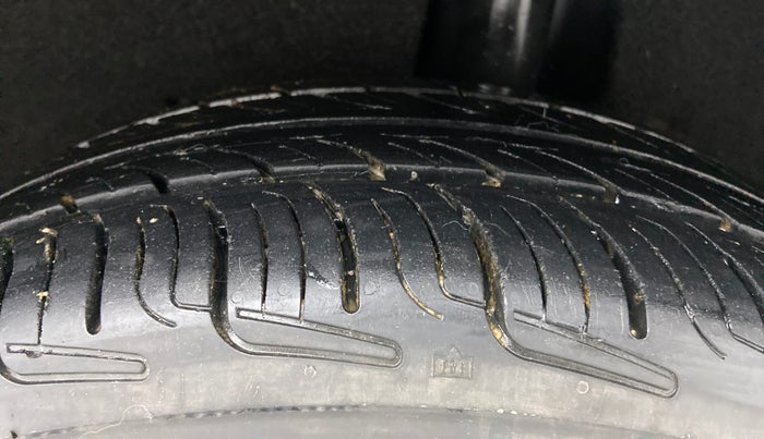 2017 Maruti Baleno DELTA PETROL 1.2, Petrol, Manual, 81,917 km, Left Rear Tyre Tread