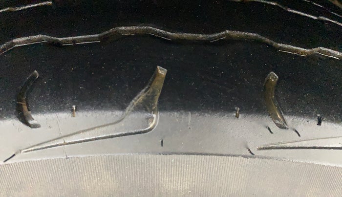 2021 Mahindra BOLERO NEO N10 R, Diesel, Manual, 60,763 km, Left Front Tyre Tread