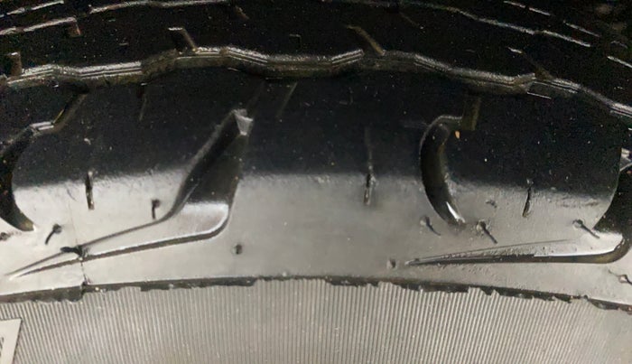 2021 Mahindra BOLERO NEO N10 R, Diesel, Manual, 60,763 km, Right Front Tyre Tread