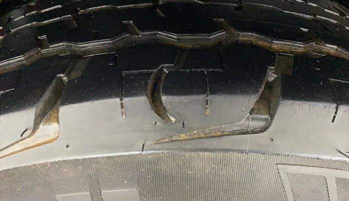 2021 Mahindra BOLERO NEO N10 R, Diesel, Manual, 60,763 km, Right Rear Tyre Tread