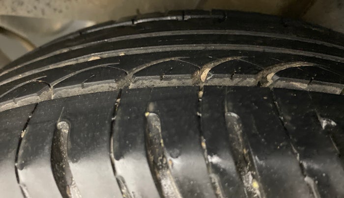 2017 Hyundai Xcent SX 1.2, Petrol, Manual, 57,230 km, Left Rear Tyre Tread