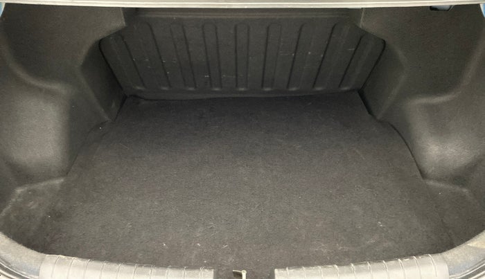 2017 Hyundai Xcent SX 1.2, Petrol, Manual, 57,230 km, Boot Inside