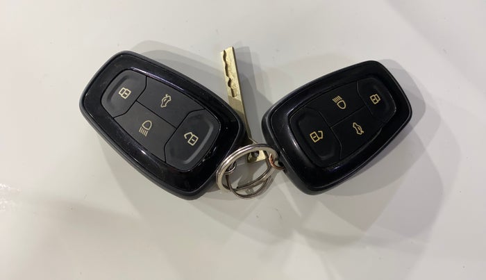 2018 Tata NEXON XZ PLUS PETROL, Petrol, Manual, 96,812 km, Key Close Up