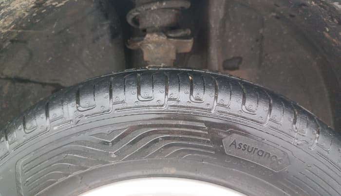 2017 Renault Kwid RXT 1.0, Petrol, Manual, 67,078 km, Right Front Tyre Tread