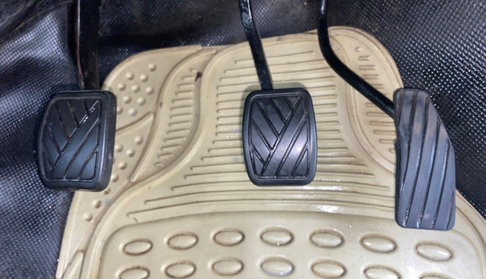 2015 Maruti Wagon R 1.0 VXI, Petrol, Manual, 1,08,880 km, Pedals